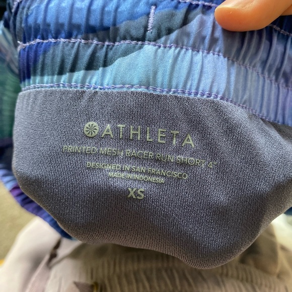 Athleta Make A Splash Printed Mesh Racer 4” Shorts - Picture 9 of 9